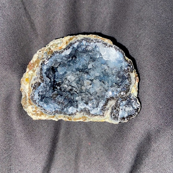 CRYSTAL GEODE - Picture 1 of 1